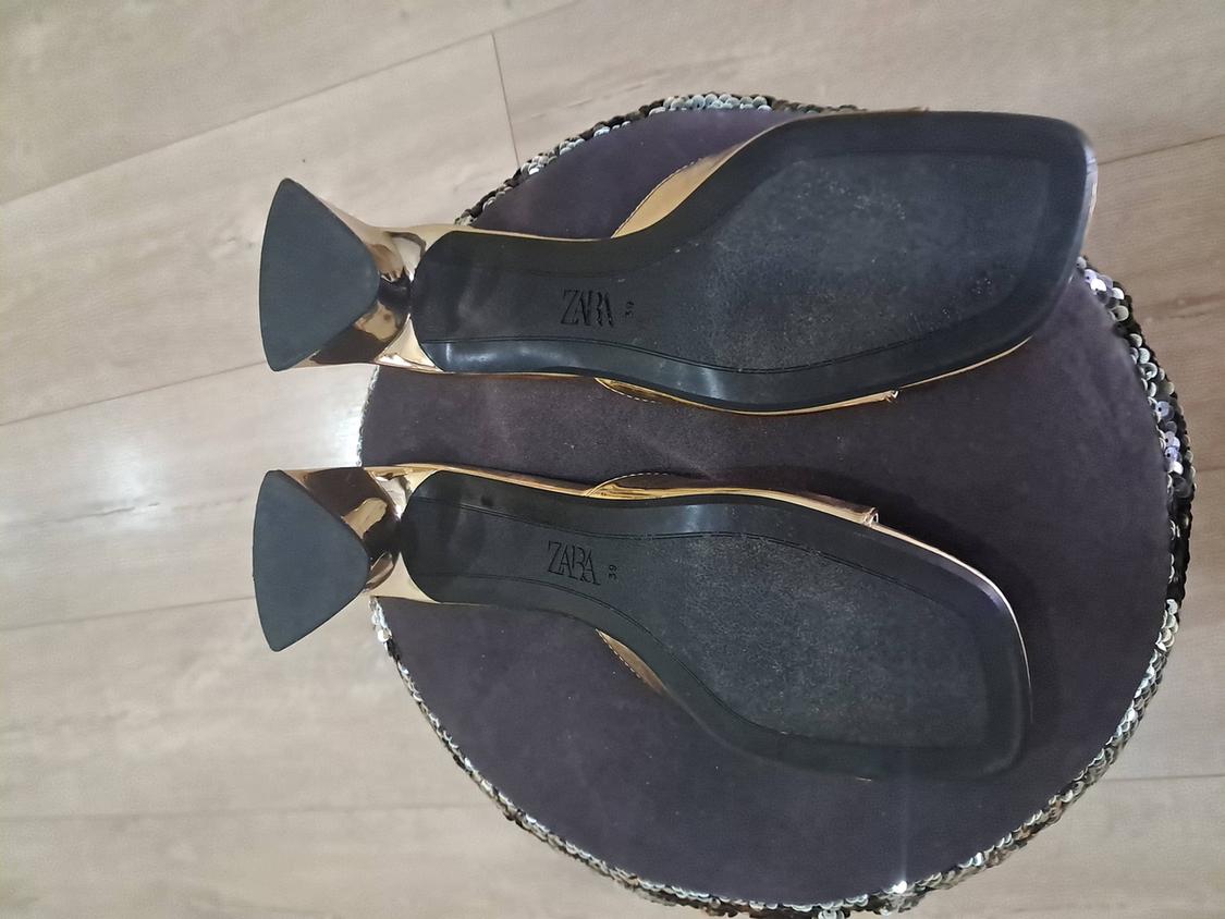 METALLIC BLOCK HEEL SANDALS - Image 4