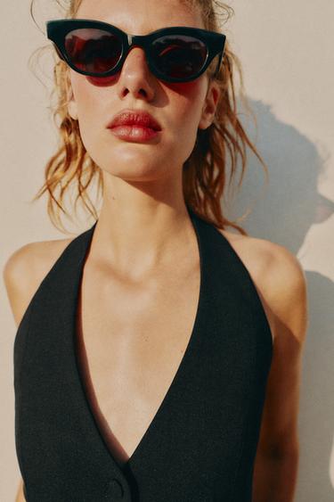 HALTER WAISTCOAT TOP WITH COVERED BUTTONS - Black by Zara