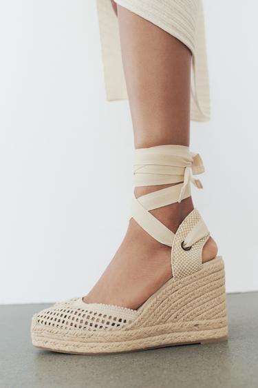 CROCHET TIE-UP WEDGES - Ecru White by Zara