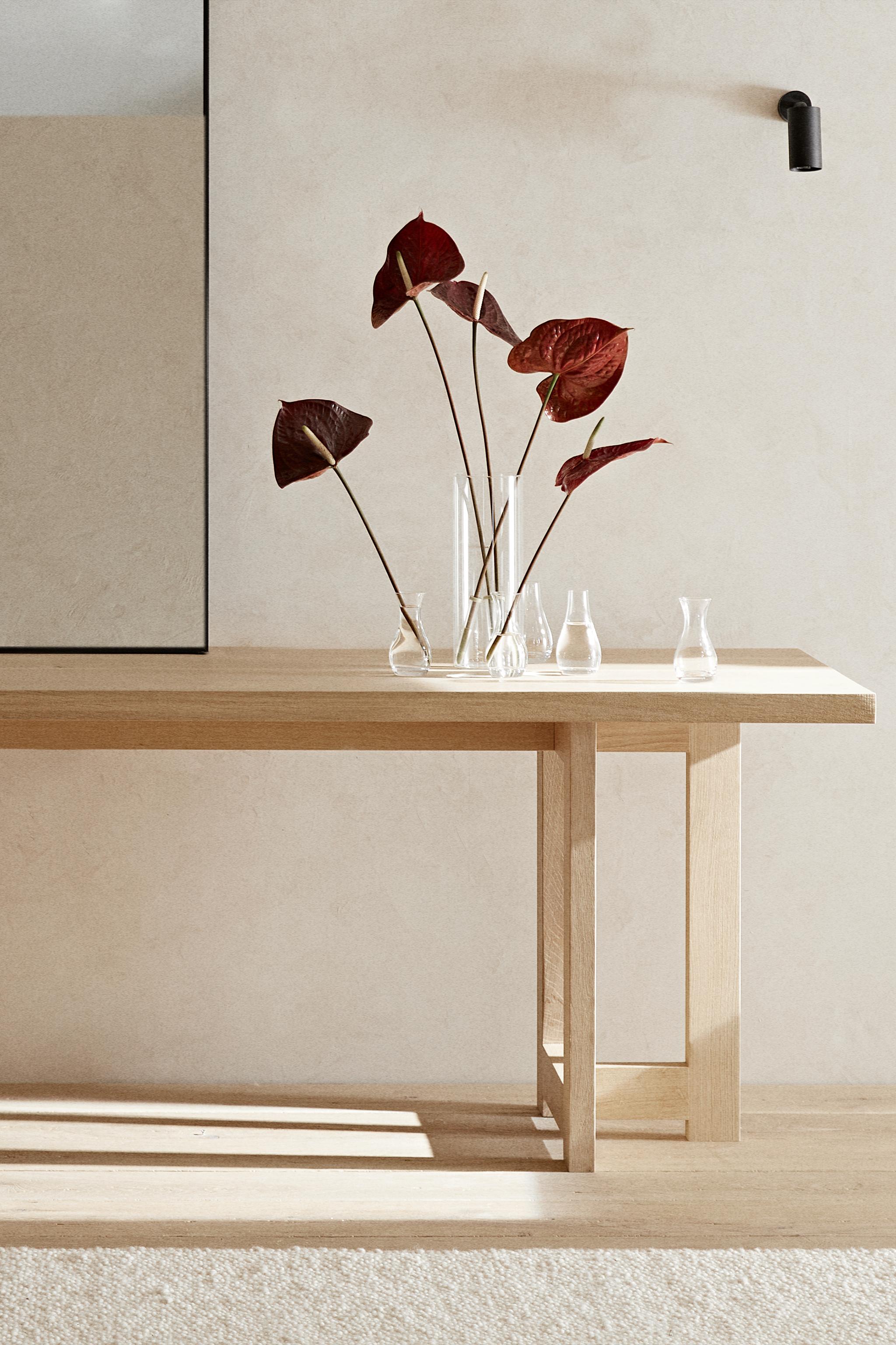 DESK 01