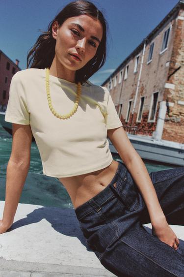 SHORT SLEEVE CROPPED T-SHIRT - Light yellow by Zara