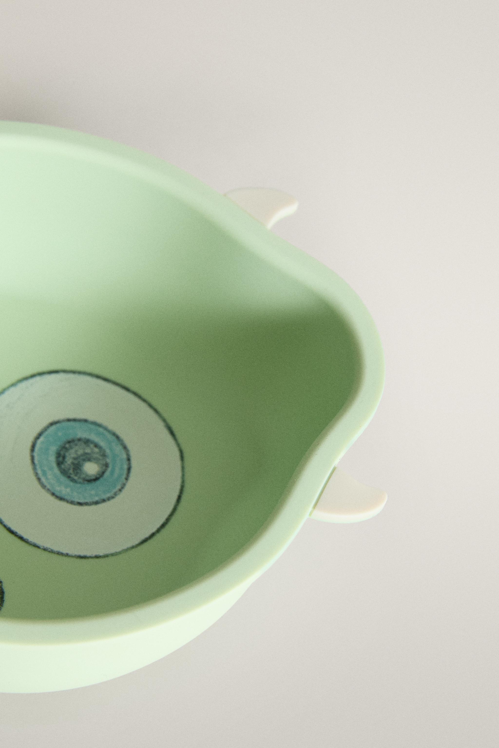 MIKE WAZOWSKI MONSTERS, INC. ©DISNEY/PIXAR BOWL