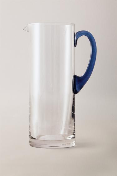 CRYSTALLINE JUG WITH COLOURED HANDLE - أزرق الخاص بـ Zara