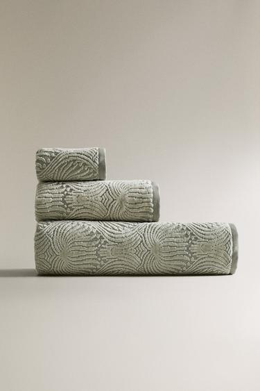 SERVIETTE DE BAIN JACQUARD MOSAÏQUE - Vert d'eau de Zara - Image 0