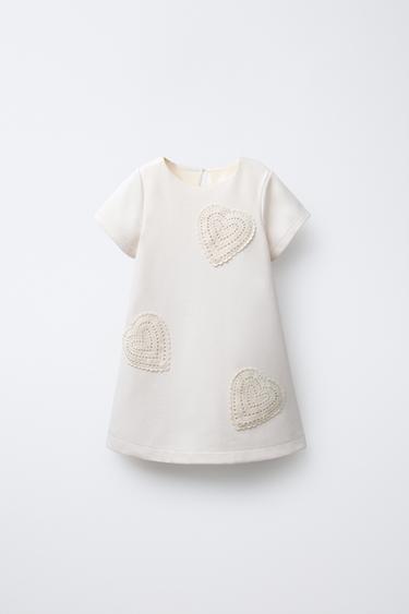 فستان بقطعة تزيينية - خَام الخاص بـ Zara