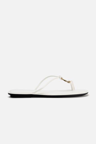 SANDALIA PLANA ADORNO - Blanco de Zara