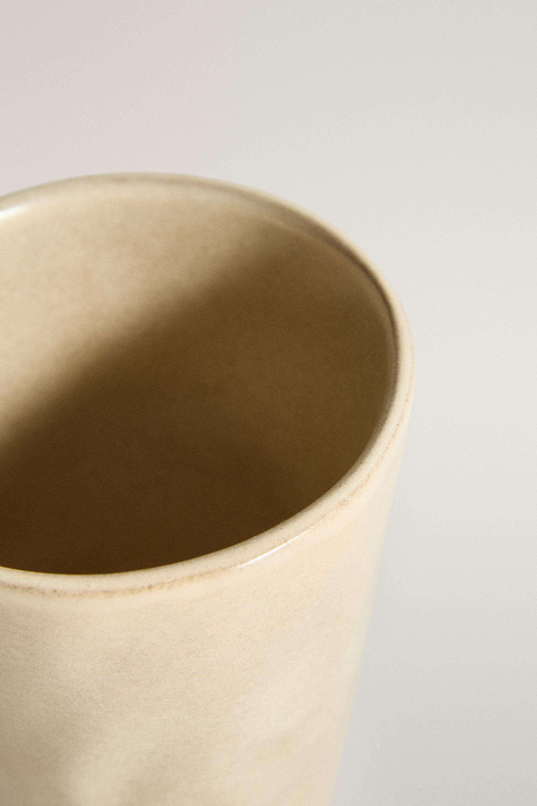 TASSE EN GRÈS IRRÉGULIÈRE