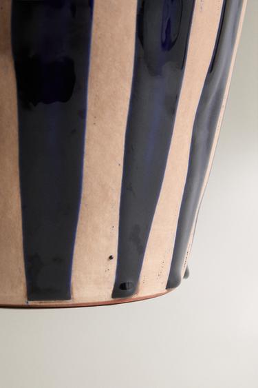 VASE DÉCORATIF HAUT EN CÉRAMIQUE - MIDNIGHT BLUE de Zara - Image 3
