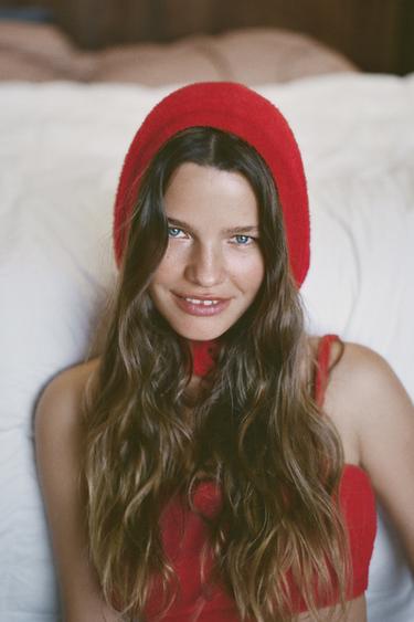 CAPUCHA POLIAMIDA BOTONES - Rojo de Zara