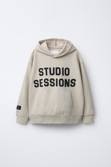 SUDADERA CAPUCHA VARSITY INTERLOCK - Crudo de Zara