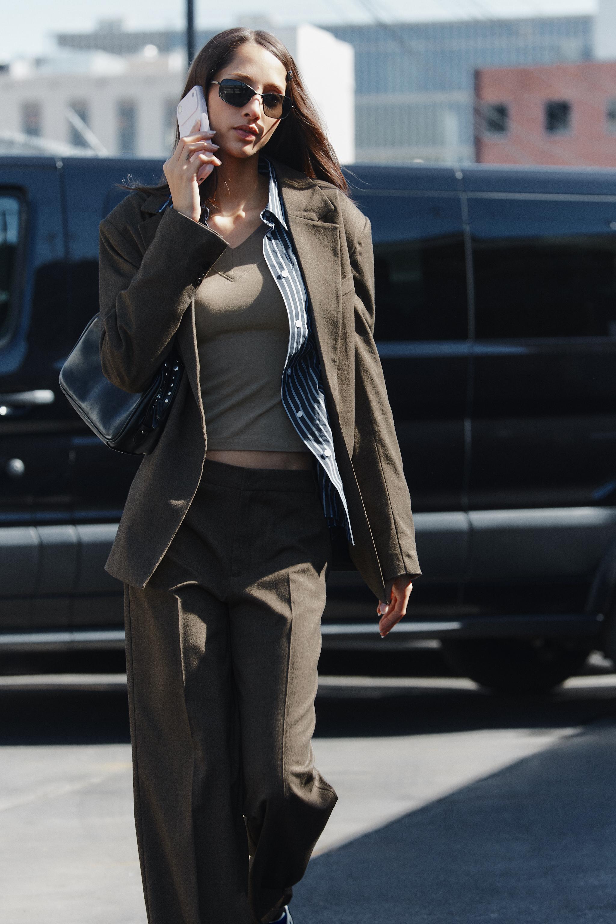 LOW-RISE STRAIGHT-LEG PANTS