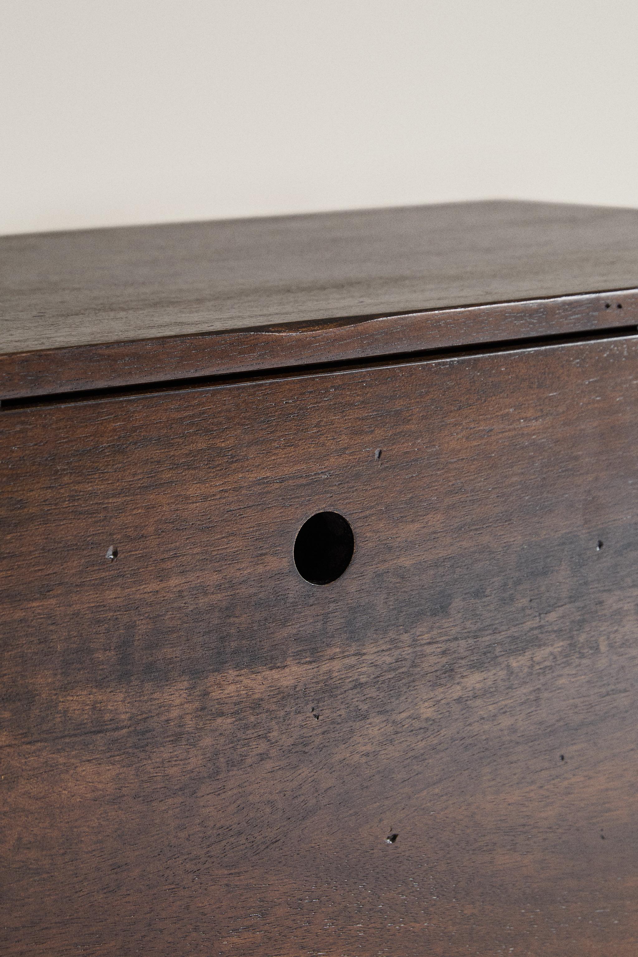 WOODEN CHEST OF DRAWERS