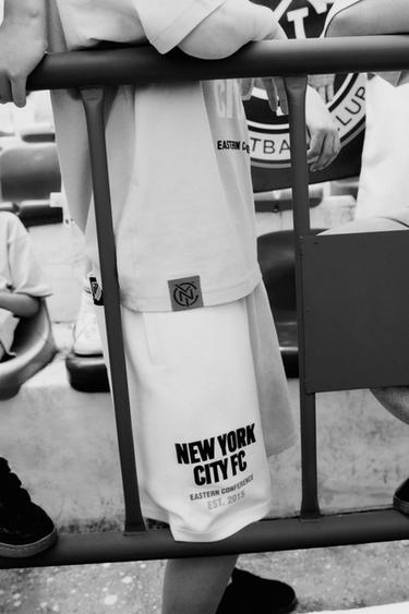 STRAIGHT FIT PLUSH NEW YORK CITY MLS © BERMUDA SHORTS - White by Zara