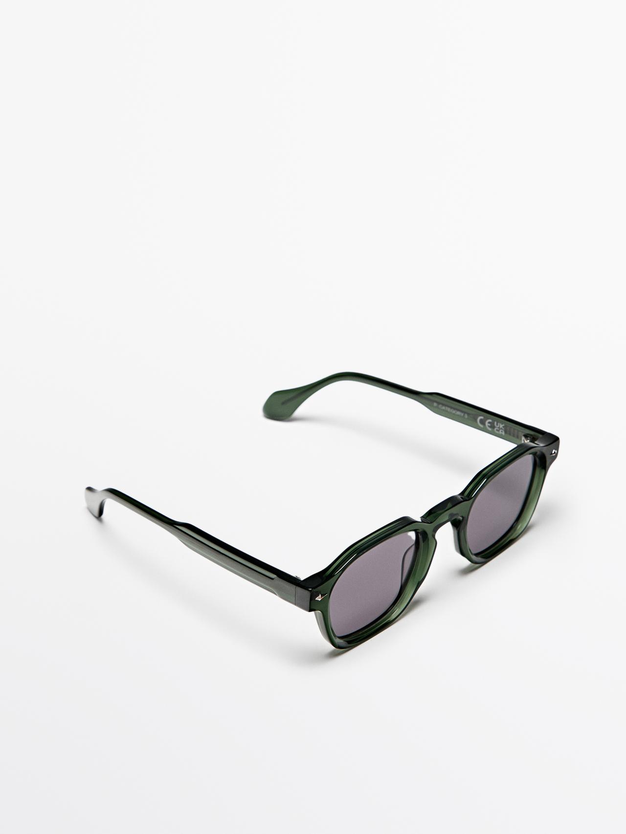 Geometric sunglasses — Green
