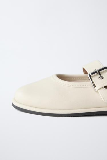 BUCKLE BALLET FLATS - White by Zara - Image 5