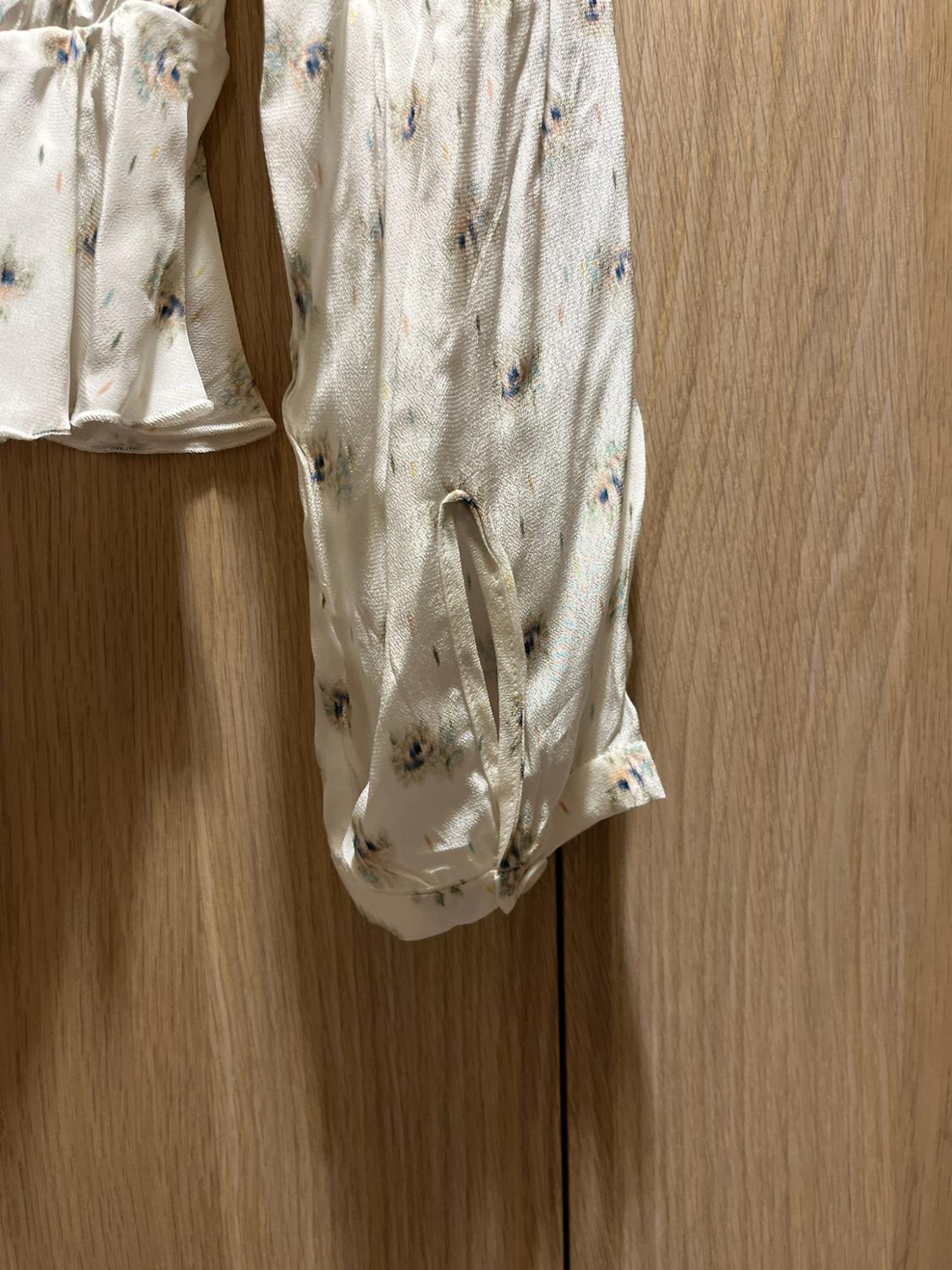 LIMITED EDITION PRINTED BLOUSE WITH TIES - Image 6