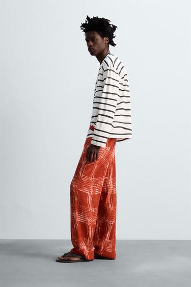 PANTALON EN MAILLE IMPRIMÉ GRAPHIQUE © OTIS KWAME KYE QUAICOE - Rouge de Zara - Image 3