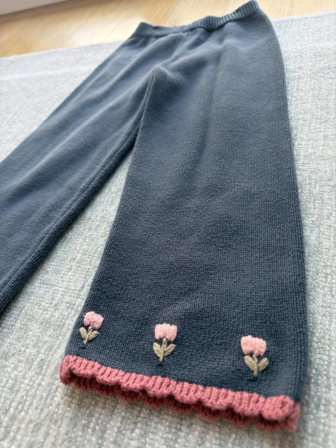 PANTALÓN CULOTTE PUNTO FLORES BORDADAS - Image 3