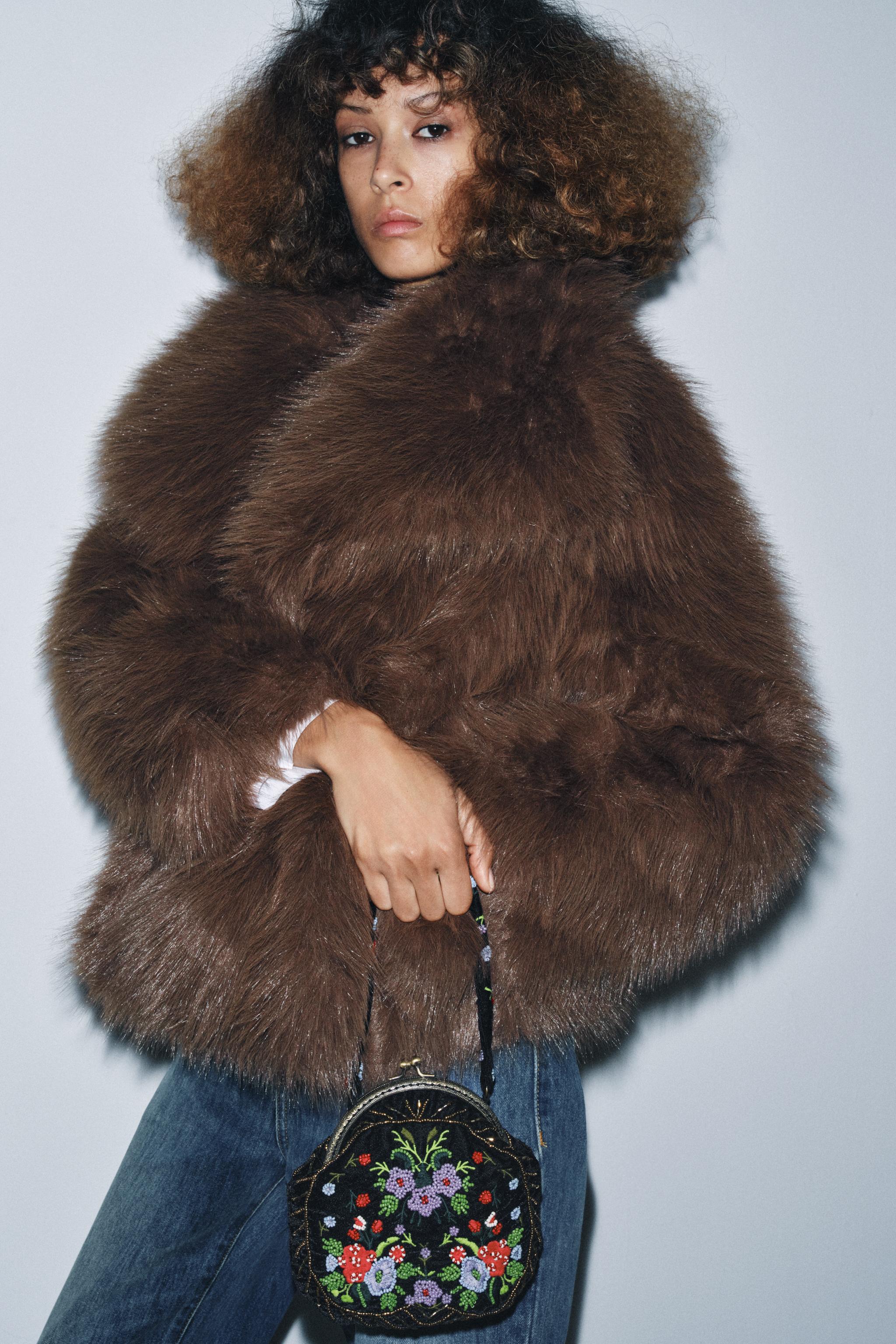 BEADED VELVET HANDBAG