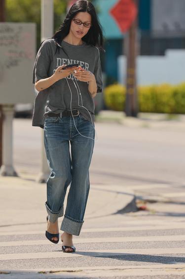 OVERSIZE RIPPED SLOGAN T-SHIRT - Charcoal by Zara