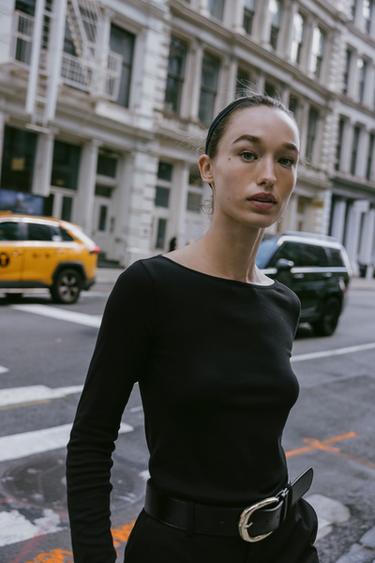 Zara 羅紋喇叭袖 T 恤 - 黑色