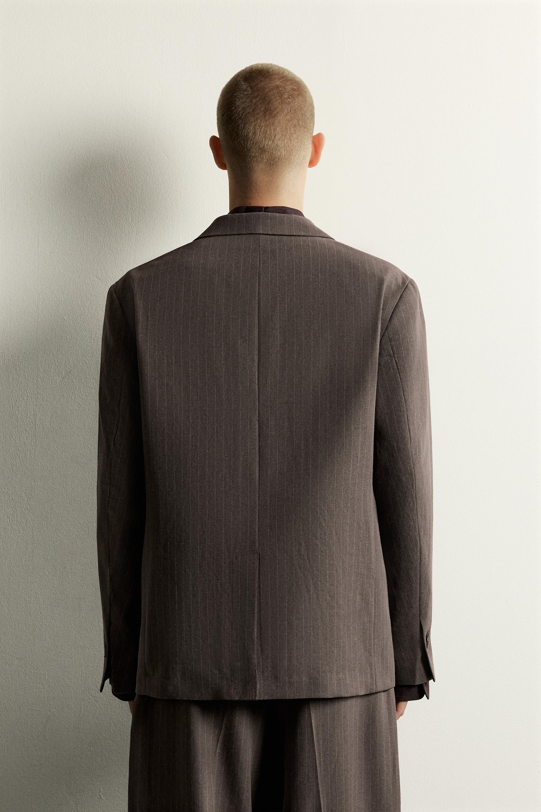 PINSTRIPE DOUBLE-BREASTED SUIT BLAZER