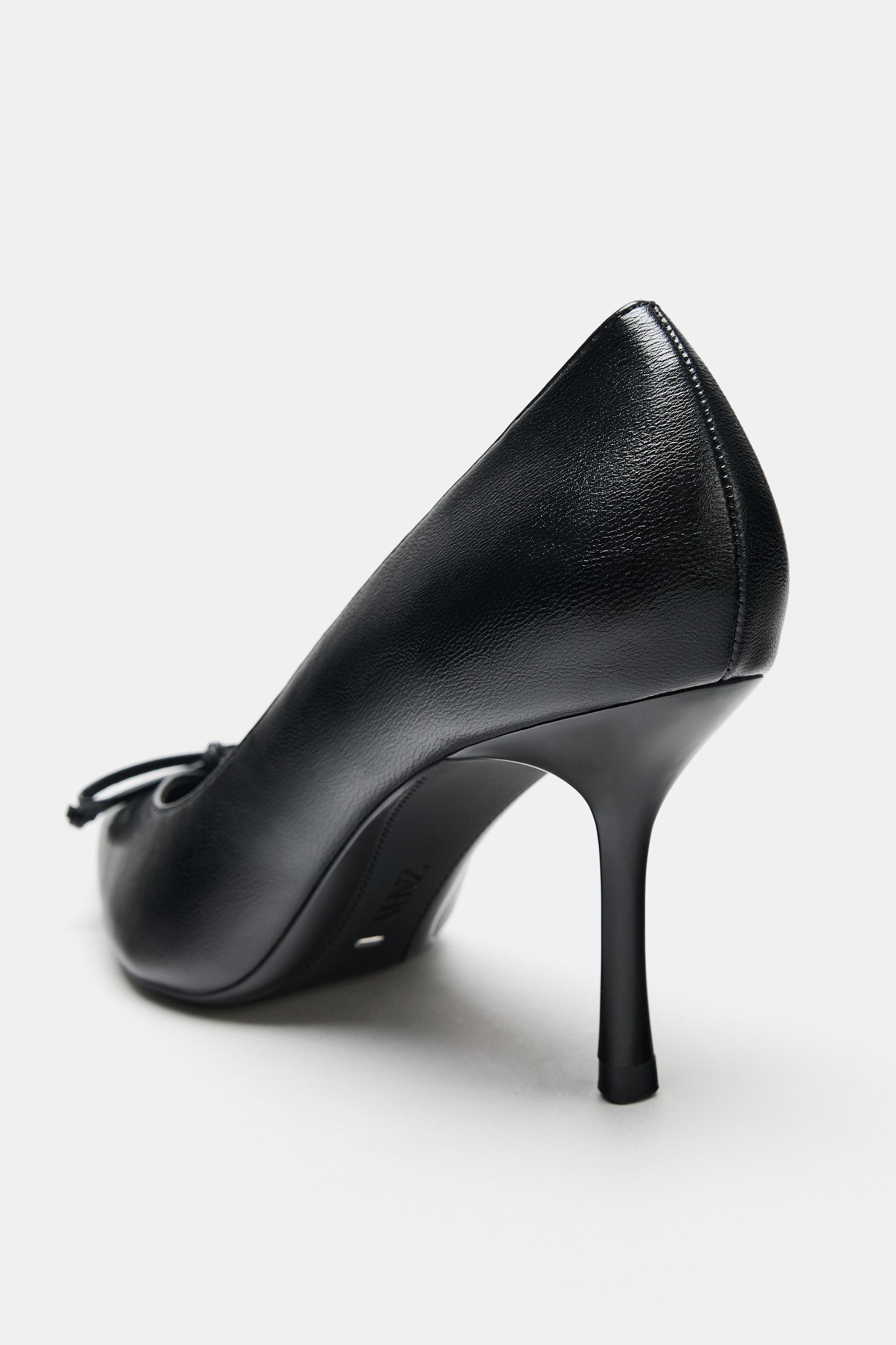 BOW-DETAIL HEELS