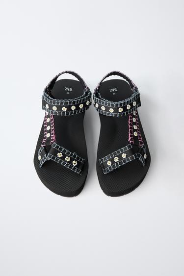 SANDALES À BRODERIES FLEURS - Noir de Zara - Image 3