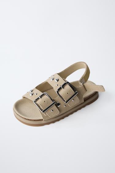 SANDALES À CLOUS EN CUIR - Marron sable de Zara - Image 2