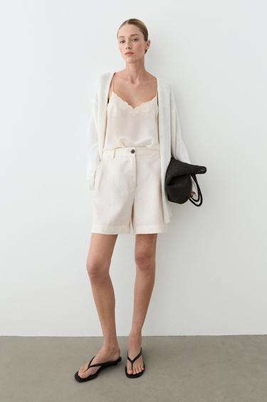 Short plissé 100 % lin - Blanc cassé de Zara