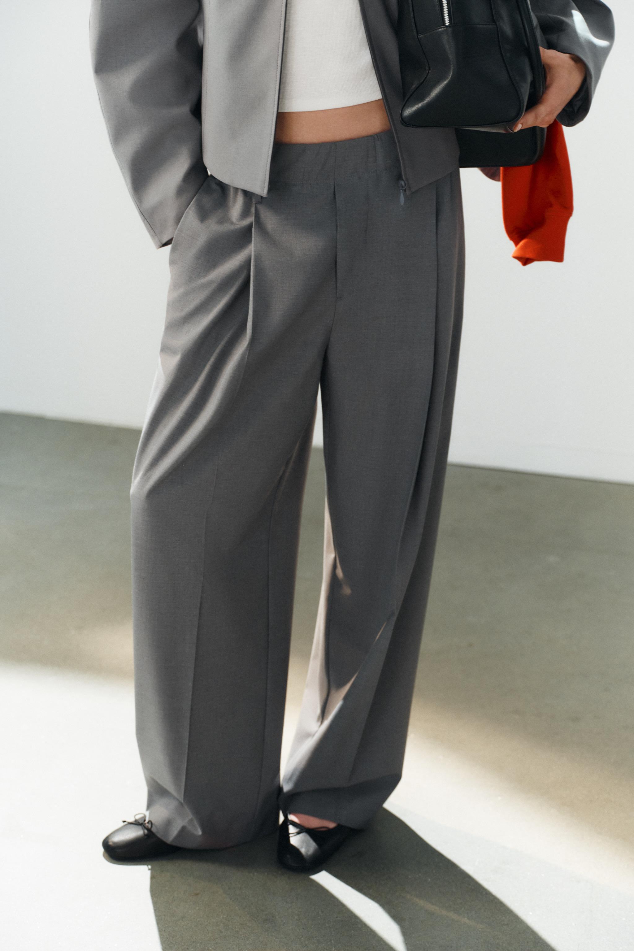 ELASTIC WAIST PLEATED TROUSERS — Charcoal gray