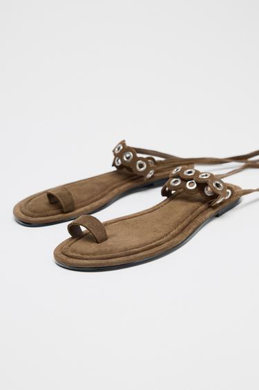 SANDALES ŒILLETS MÉTALLIQUES CUIR - Marron de Zara - Image 3