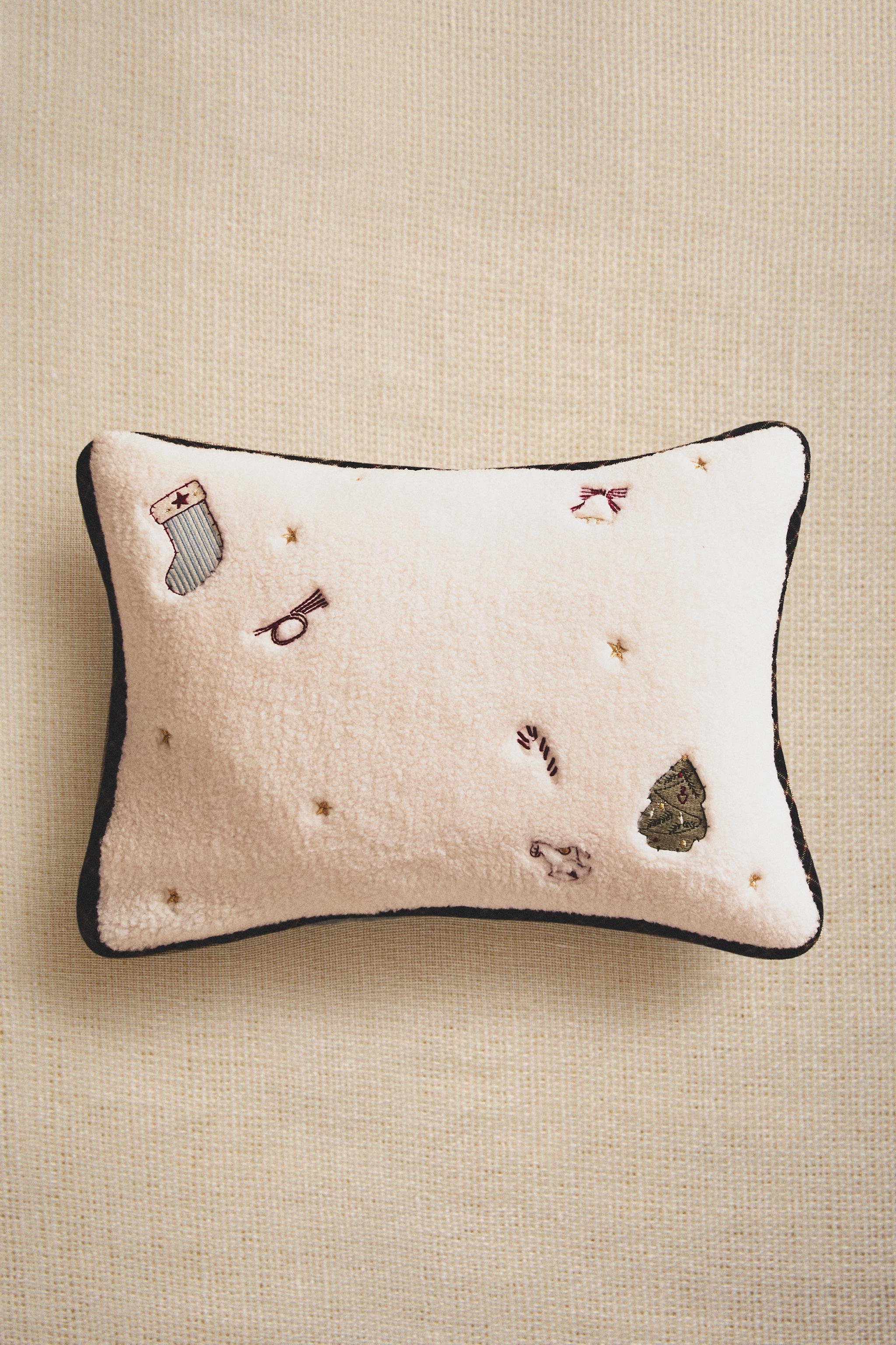 CHILDREN’S CHECKED CHRISTMAS THROW PILLOW COVER