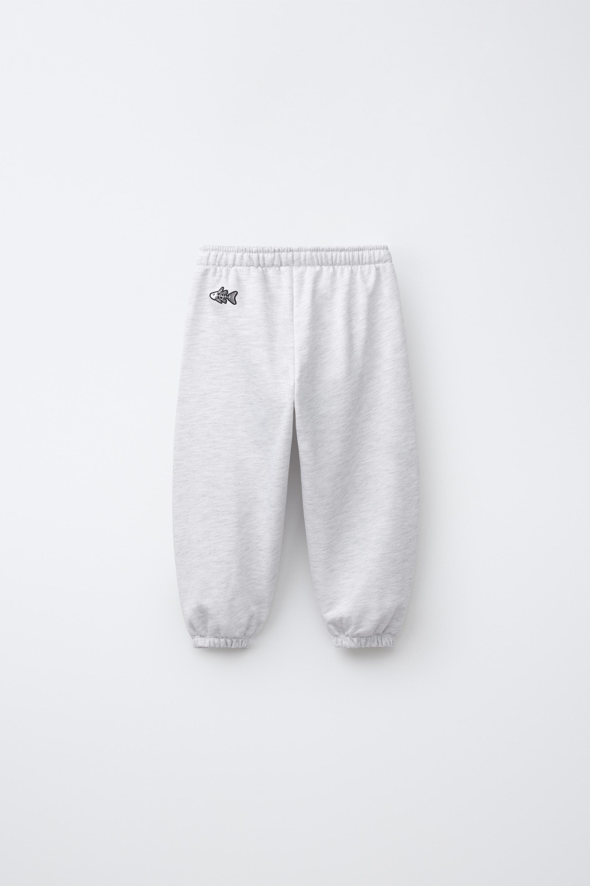 EMBROIDERED FLAG JOGGER PANTS