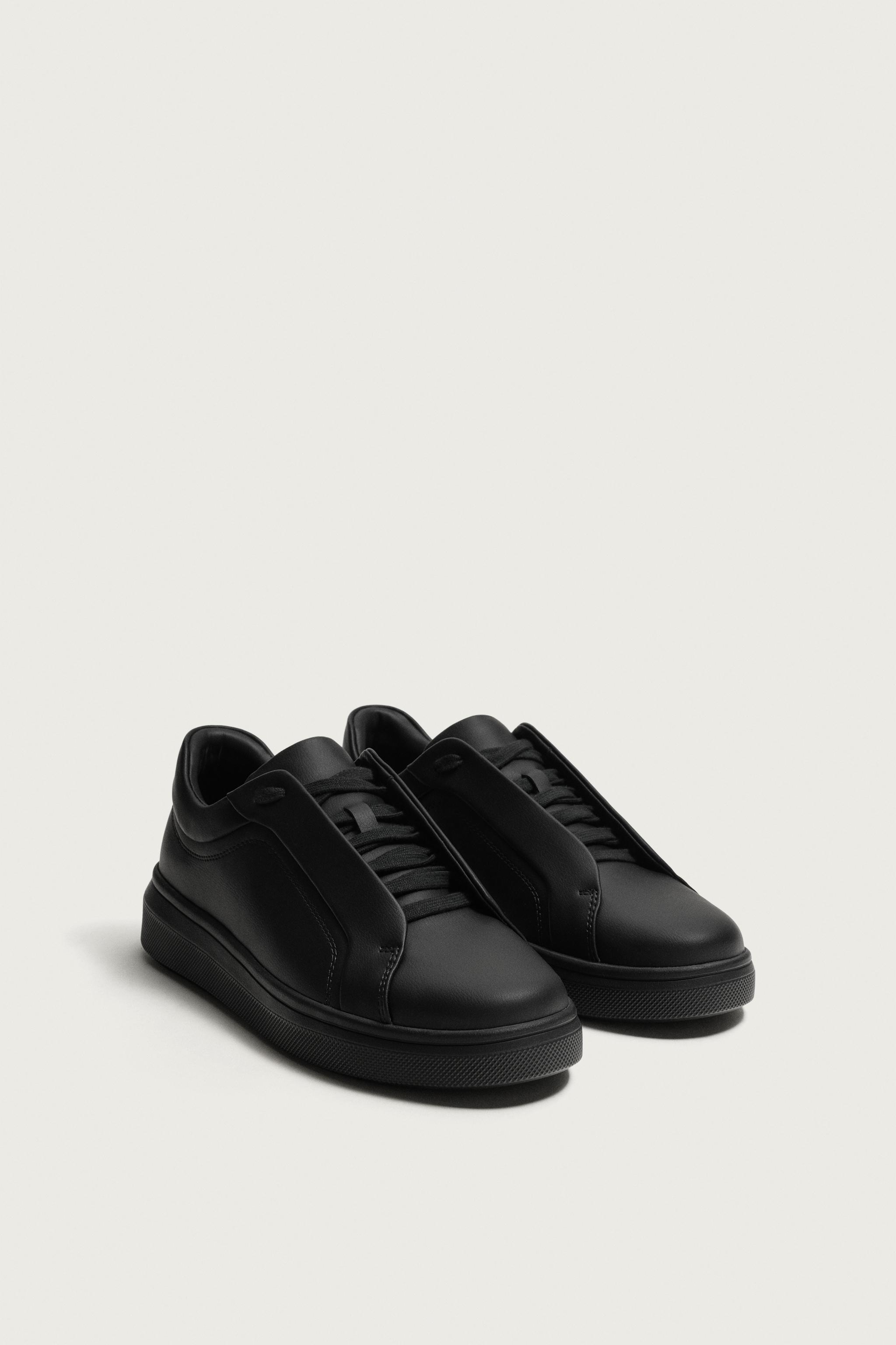CHUNKY SNEAKERS — Black