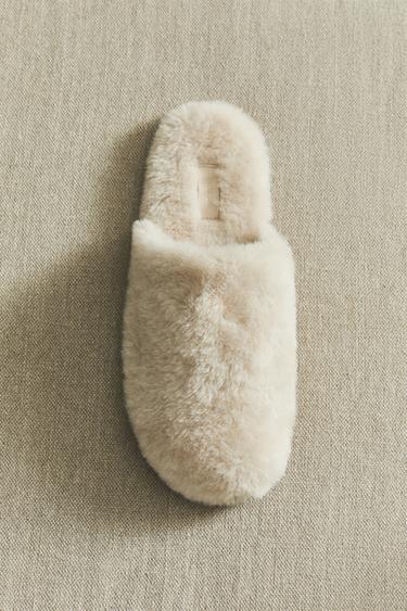 CHAUSSONS OUVERTS À L’ARRIÈRE FOURRURE - Beige de Zara