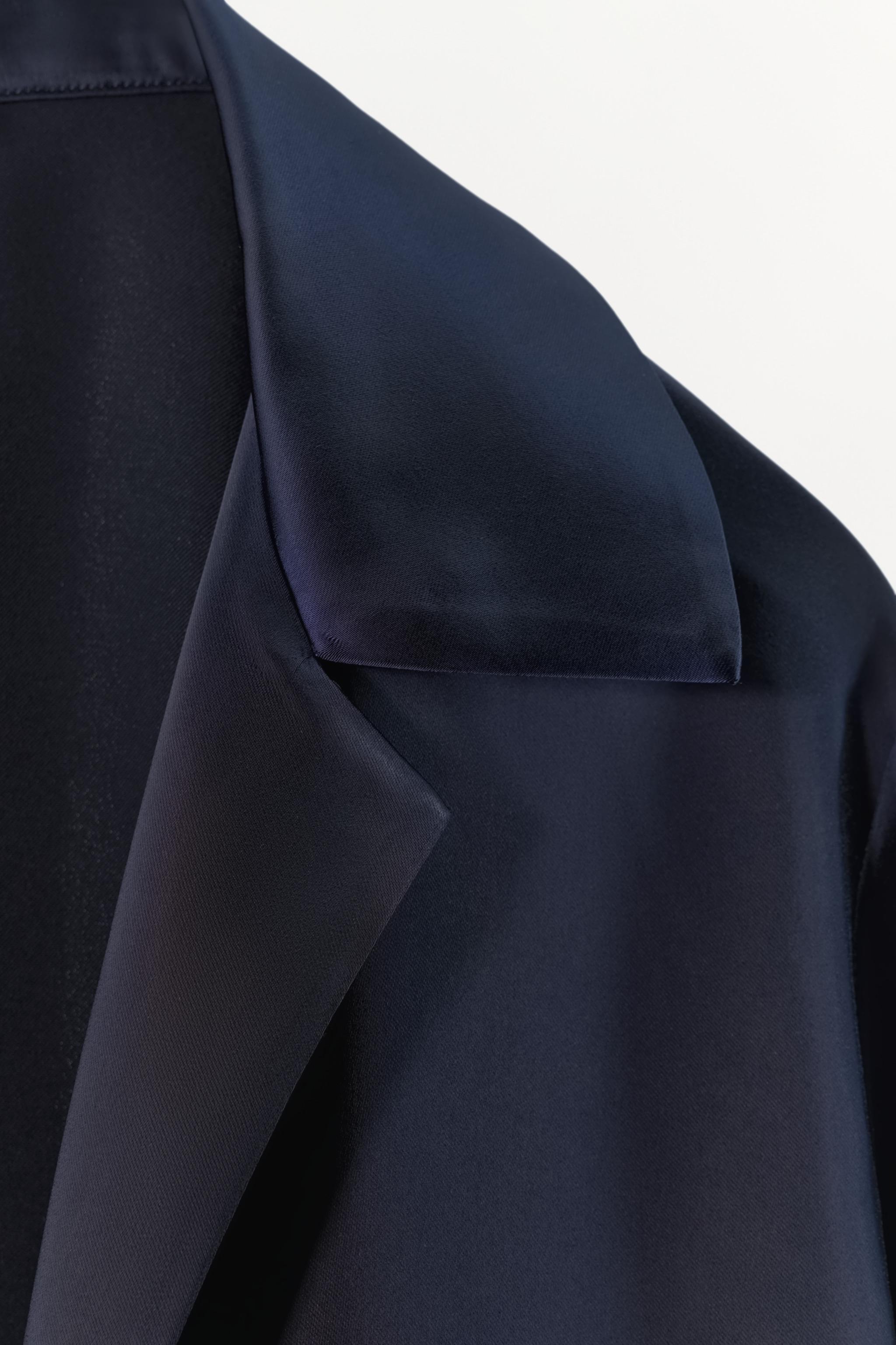 SATIN EFFECT TIE SHIRT