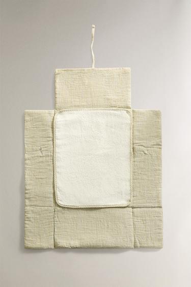 TROCADOR DE BEBÊ DE GAZE LISTRADO - Verde da Zara