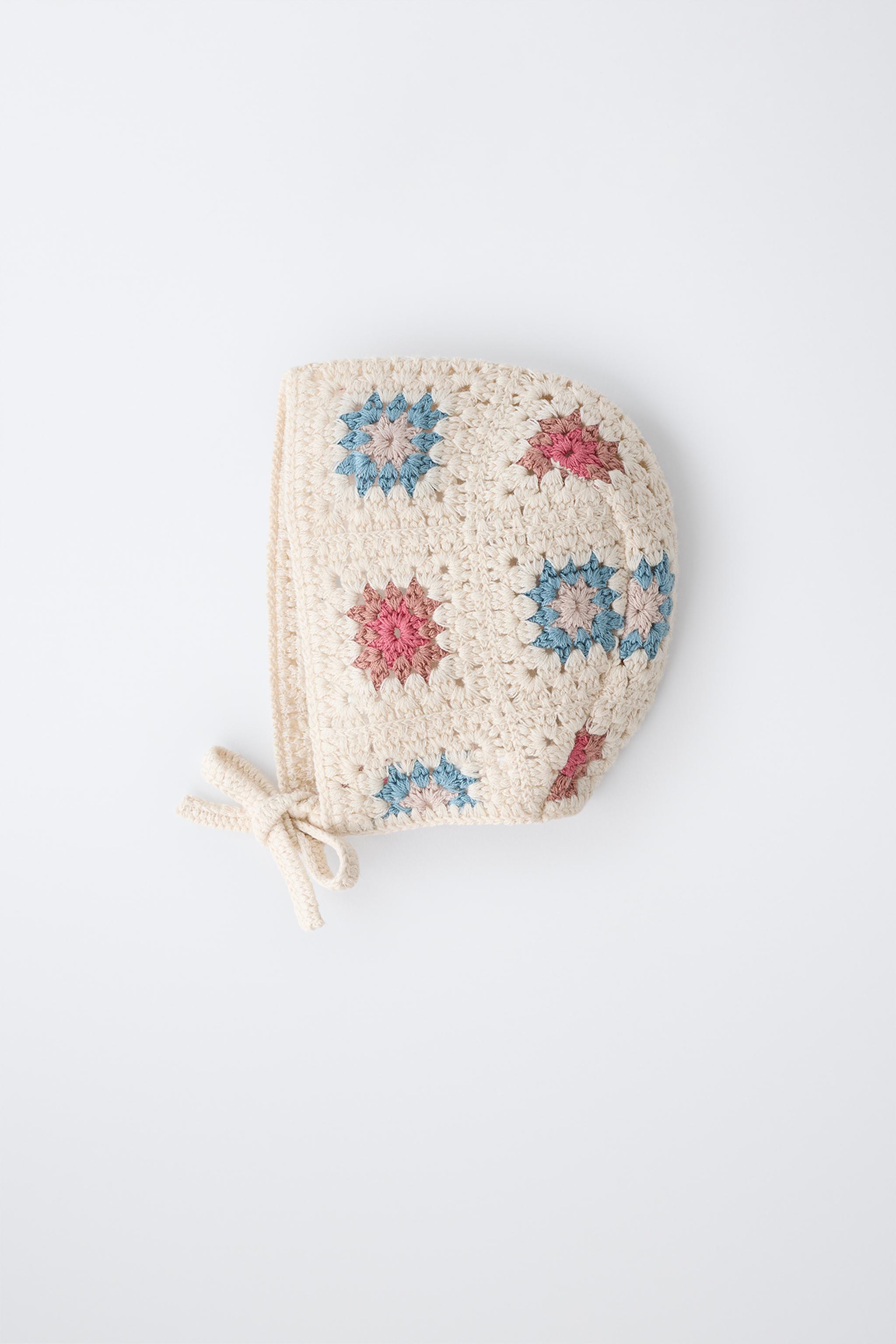GEOMETRIC PRINT CROCHET BONNET