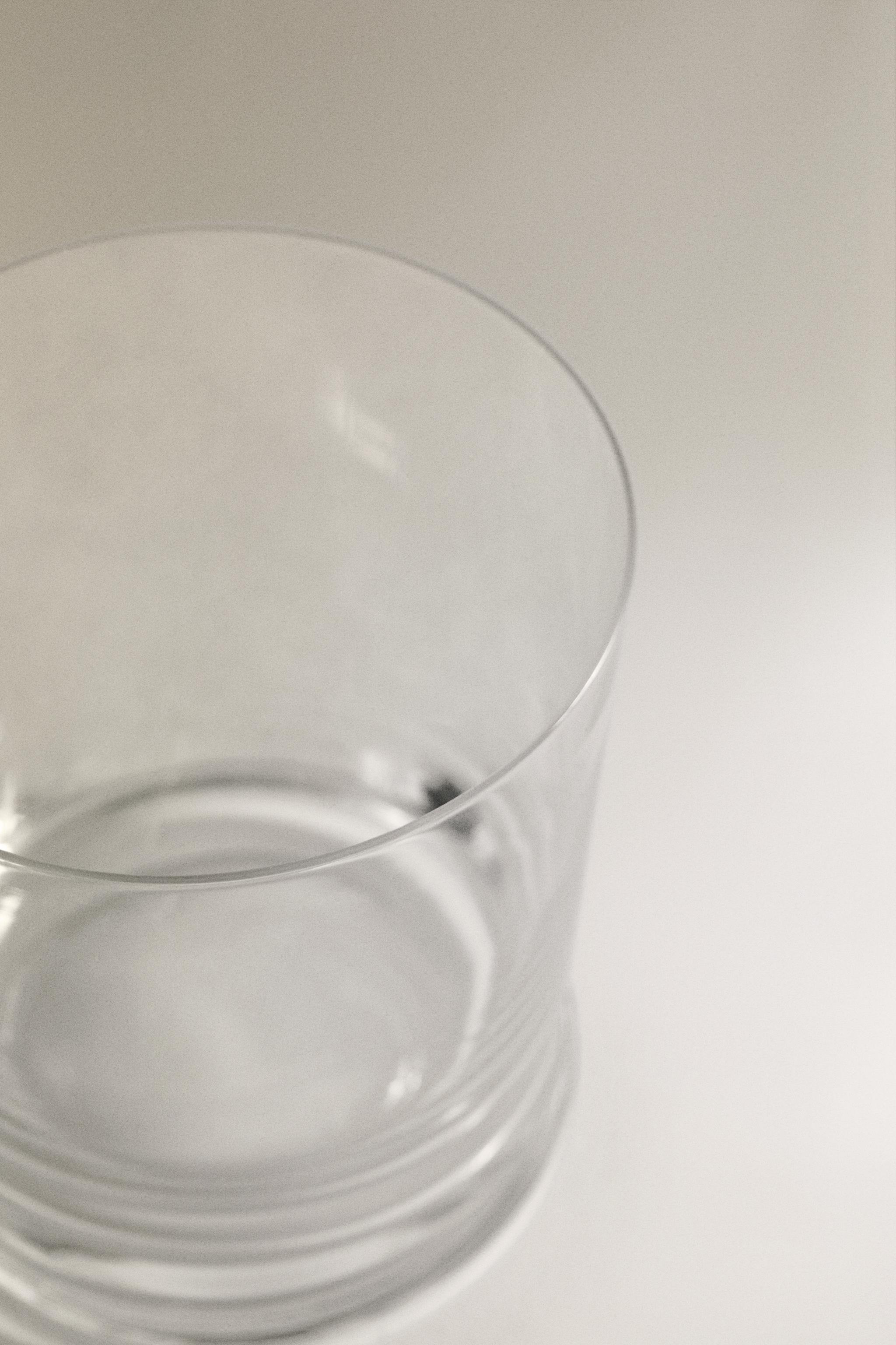 TRANSPARENT GLASS TUMBLER