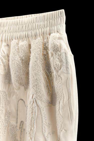 Zara BEADED TEXTURED SHORTS - Ecru
