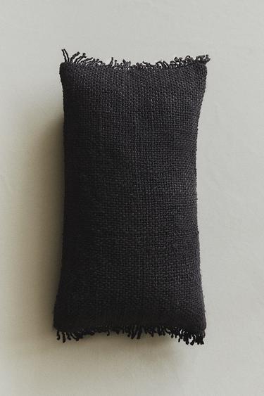 CAPA DE ALMOFADA COM FRANJAS - Preto da Zara