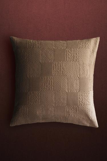 FUNDA COJÍN PATCHWORK - Beige oscuro de Zara