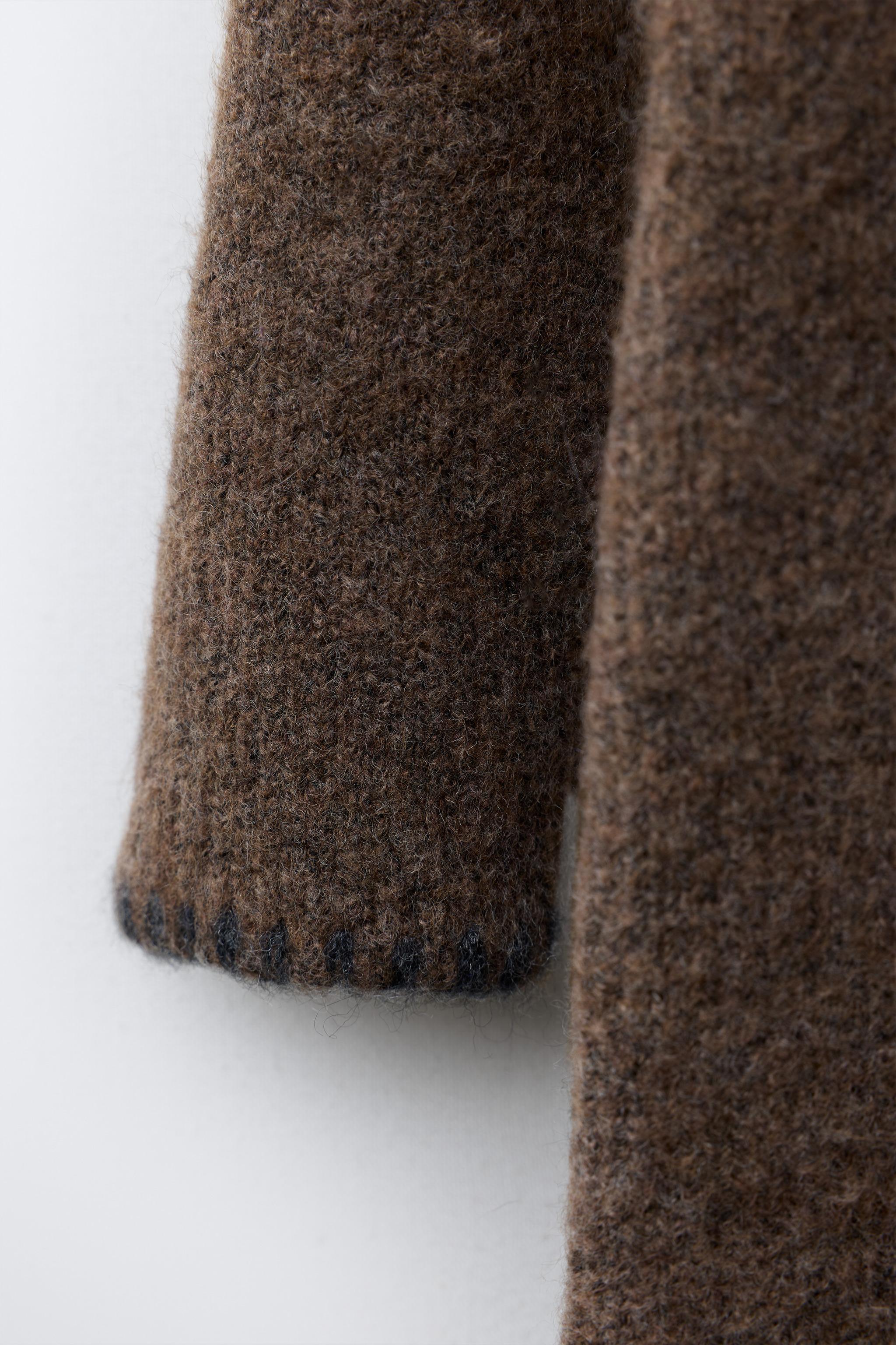 COMBINAISON EN MAILLE À DÉTAILS CONTRASTE