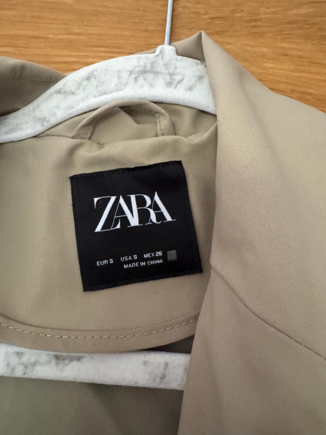TECHNICAL TRENCH COAT WITH BELT - Image 2