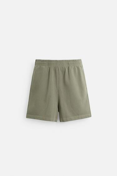 REGULAR FIT JOGGER BERMUDA SHORTS - mid khaki by Zara