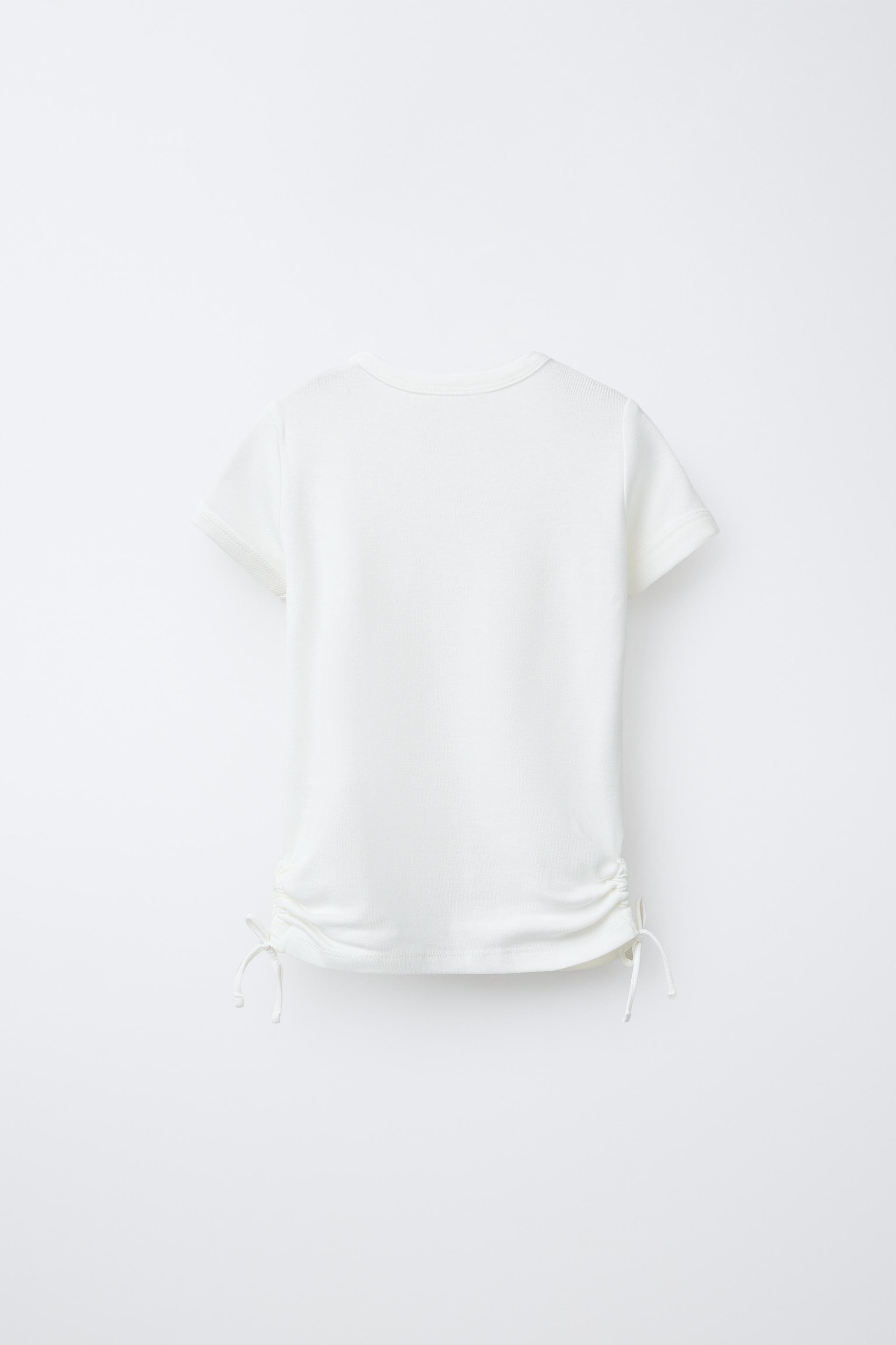 HAUT EN MODAL AVEC CUT OUT ET LACETS