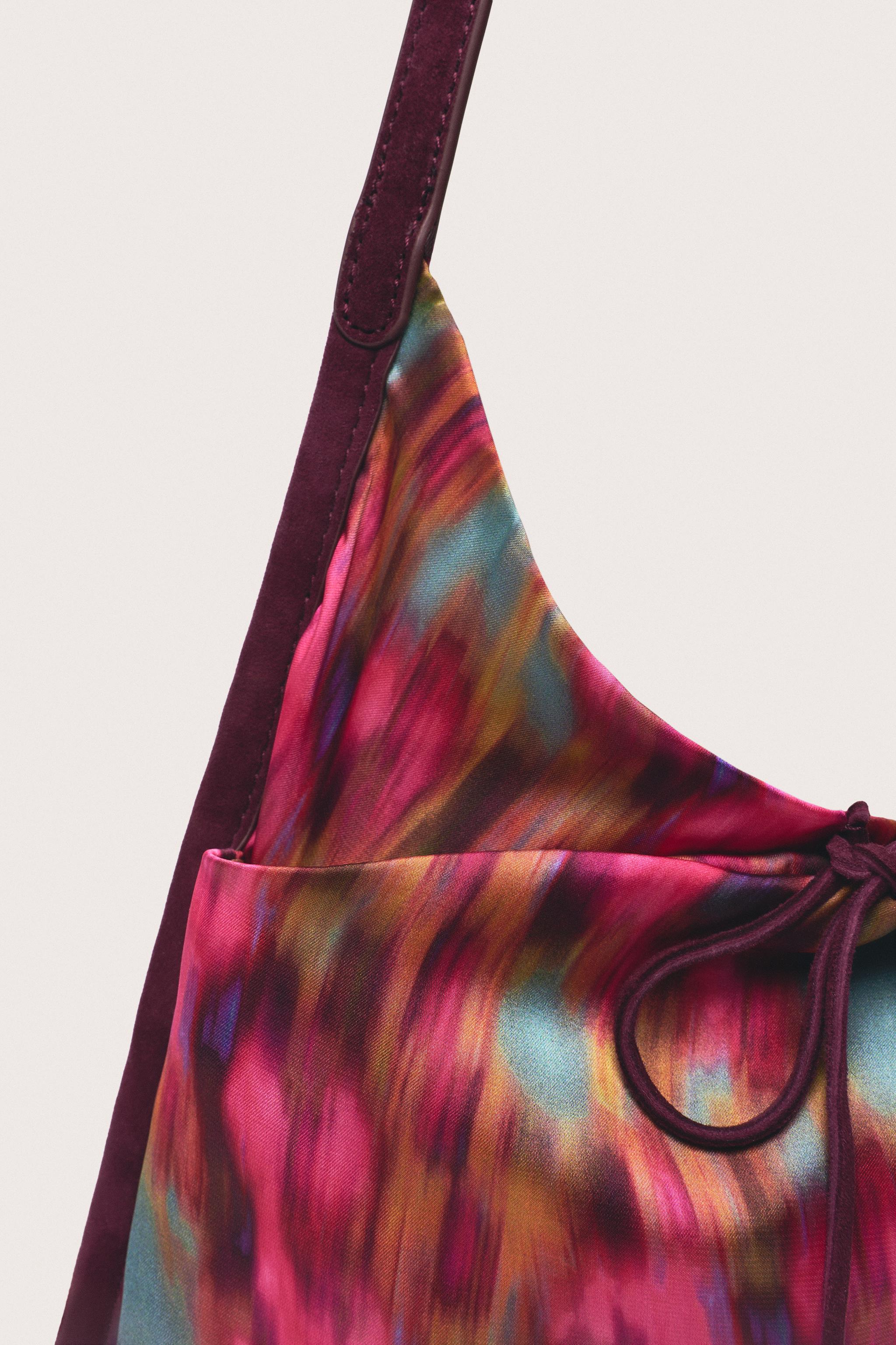 LIMITED EDITION PRINTED SHOULDER BAG