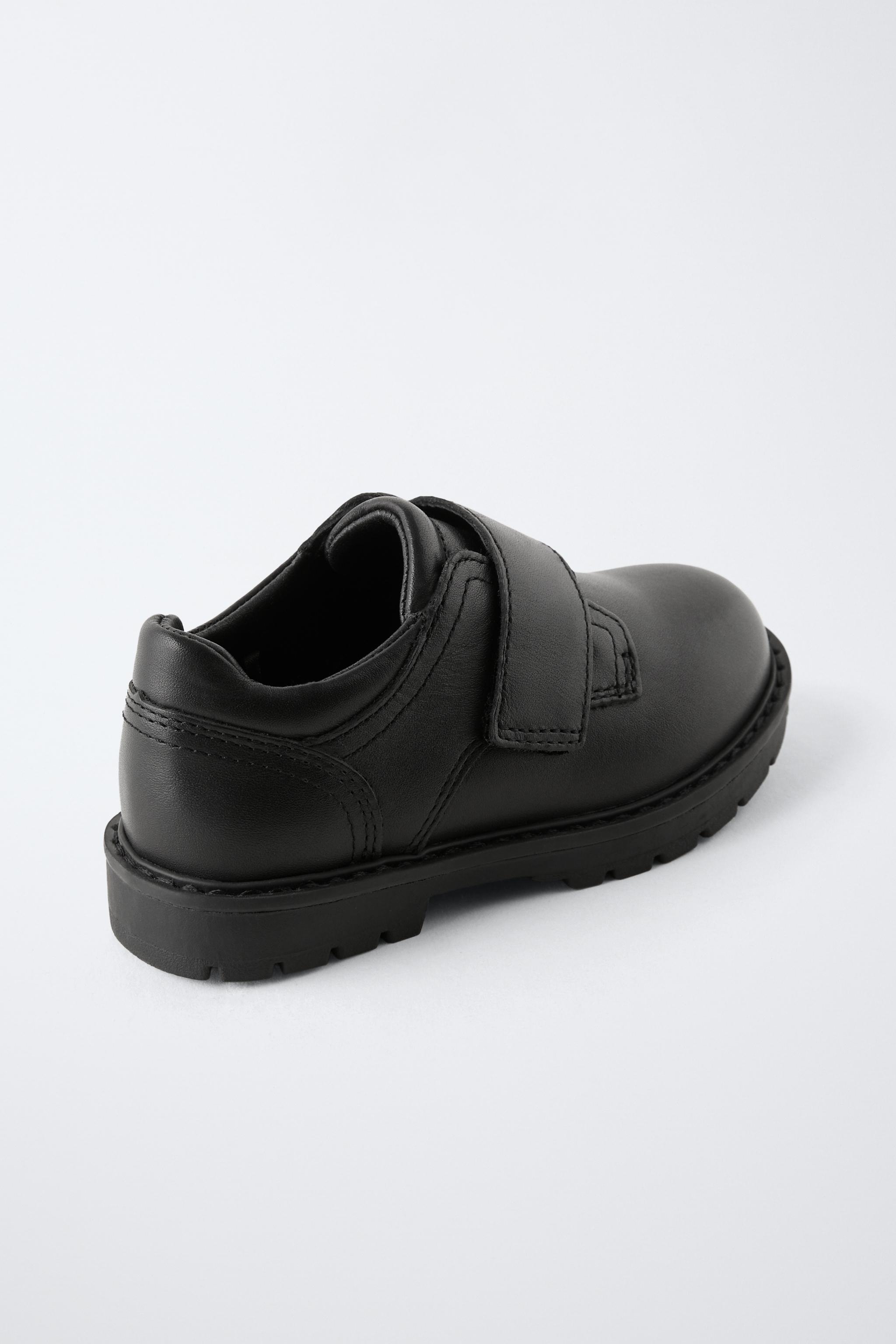 LEATHER SHOES