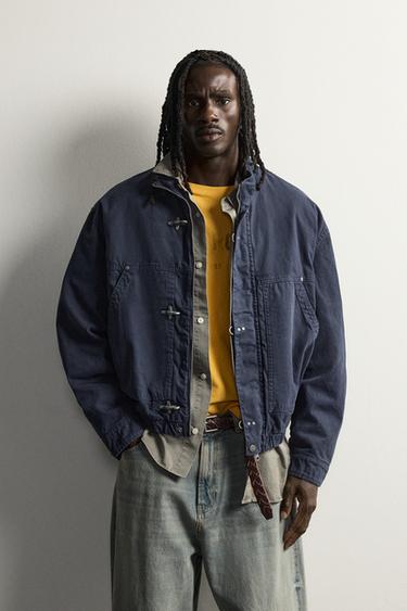 سترة RELAXED FIT بتفاصيل معدنية - بحري by Zara